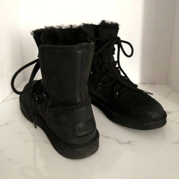 UGG - Lodge Water Resistant Genuine Suede / Leather Ankle Booties Size 7 - Picture 6 of 14